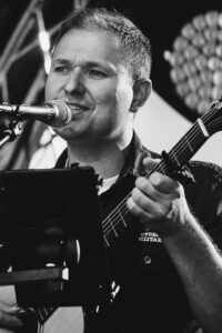 Wokalista zespołu Tymczasem